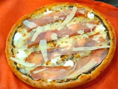 Pizza Tirolese