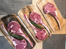Black Angus Striploin Steak ( 330 Gr )