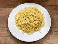 Makarona Me Gjalpë