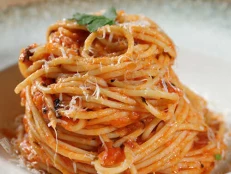 Spageti Me Salce Domate 