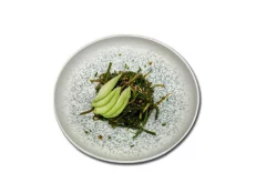 Sallatë Wakame
