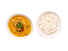 Pulë me Curry të Kuq