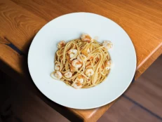 Linguine me karkalec thellesie 