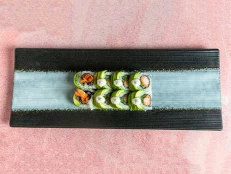 Karkalec tempura, avokado