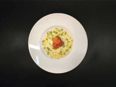 Risotto Me leng mishi, bizele & shpargull 