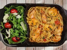 Linguine me karkaleca & sallatë rukola