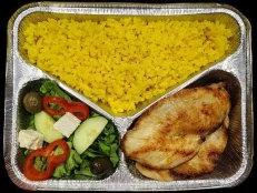 Fileto pule, pilaf, sallatë greke