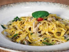 Tagliatele Pulë & Kërpudhë