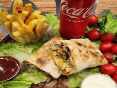 Paketa - Tacos biftek viçi + patate frite + Coca - Cola	
