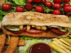 Sanduiç kotoletë pule	