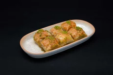 Baklava (6 piece) 