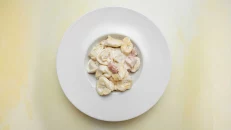 Tortellini Me Panna Dhe Proshutë