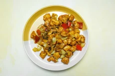 G5- Pule me salcë curry
