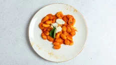 Gnocchi Me Salce Napoli Dhe Mozzarella