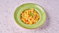 Penne me salce arrabiata