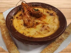 Saganaki me karkaleca & pana