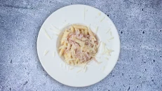 Penne Panna & Proshutë