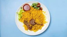 Pilaf Mendi me Mish Qingji