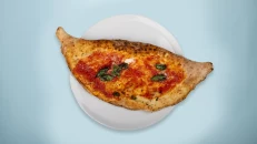   Calzone al forno al Salame