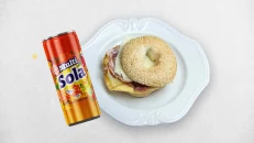Sandwich Egg, Bacon & Cheese & Soft Drink