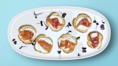 Bruschetta me Salmon dhe Philadelphia