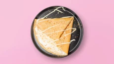 Crepe with White Chocolate & Biscuit