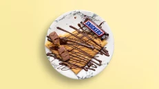 Krepë me Snickers