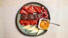 Tabla de Quesos y Embutidos de la casa 