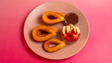 Churros me Nutella, Luleshtrydhe & Banane