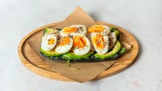 Carbon Avocado Toast (avokado tost)