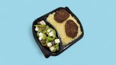 Pilaf me Qofte & Sallatë Greke