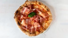 Pizza Crudo & Burrata