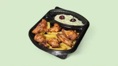 Krahë Pule + Patate Frite + Tzatziki