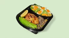 Fileto Pule Skare & Quinoa me Perime & Avocado + Sallatë Jeshile
