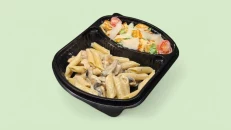 Penne, Panna, Pulë, Kërpudhë & Sallatë Çezar