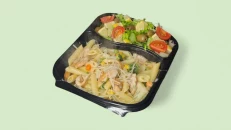 Penne me Pulë, Perime & Sallatë Jeshile