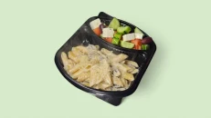 Penne Panna Kërpudhë + Sallatë Greke