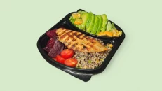 Fileto Pule Skare & Quinoa me Perime + Sallatë Jeshile me Avocad