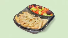 Penne Pule Kërpudhë + Sallatë Fshati
