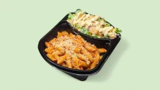 Penne Napolitana & Sallatë Çezar