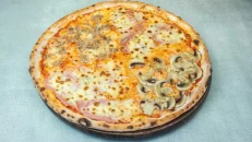 Pizza 4 Stinët