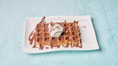 Waffle Çokollatë & Akullore