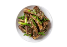 M38. Mish Qengji Me Qepë Të Njoma