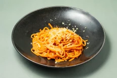 Linguini me Salcë Domate