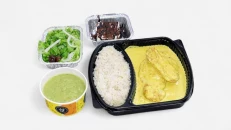 Fileto Pule me Salc Curry dhe Pilaf , Sup Broccoli Sallat Jeshil