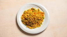 Fried Rice me Salcë Curry