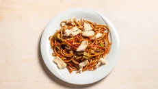 Noodles me Pulë