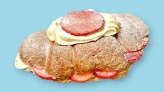 Briosh krem pasticerie dhe luleshtrydhe