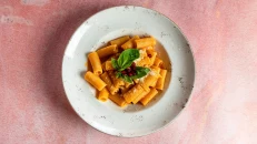 Rigatoni me Tartuf Shegë & Parmigiano