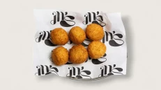 Qofte patatesh me ricotta dhe jalapeno pikante